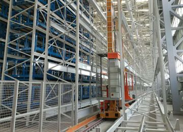 定制贛州大型倉(cāng)儲(chǔ)貨架如何選擇貨架廠？【易達(dá)貨架】