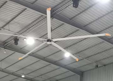 1000平方倉(cāng)庫(kù)需要幾臺(tái)花都工業(yè)大風(fēng)扇？【易達(dá)貨架】