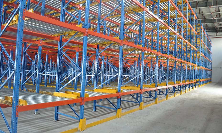 高密度存儲，實現(xiàn)“貨找人”式揀貨