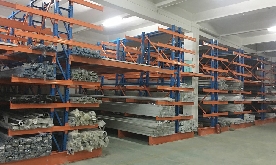 高密度存儲(chǔ)，實(shí)現(xiàn)“貨找人”式揀貨