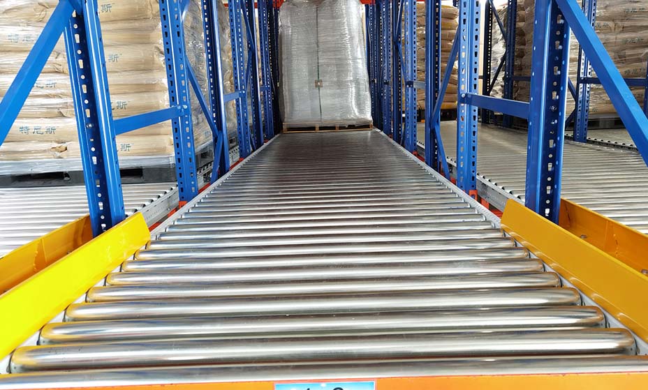 高密度存儲(chǔ)，實(shí)現(xiàn)“貨找人”式揀貨