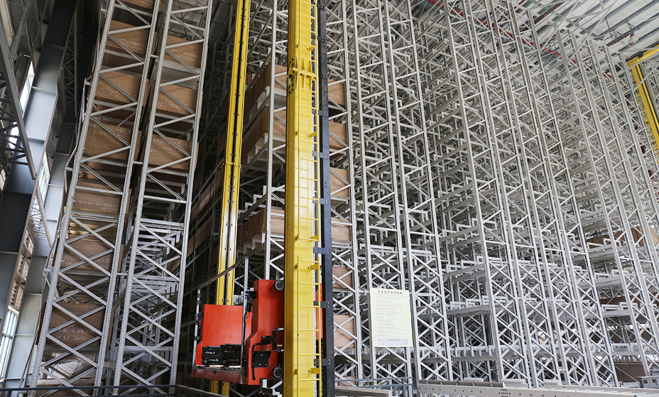 高密度存儲，實現(xiàn)“貨找人”式揀貨