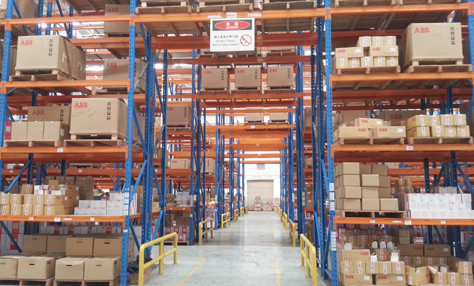 高密度存儲，實現(xiàn)“貨找人”式揀貨